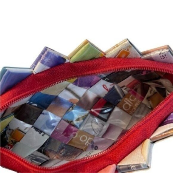 HANDCRAFTED Multicolor Recycled fashion Magazine Paper 7.5 Inch  Clutch - Picture 10 of 11
